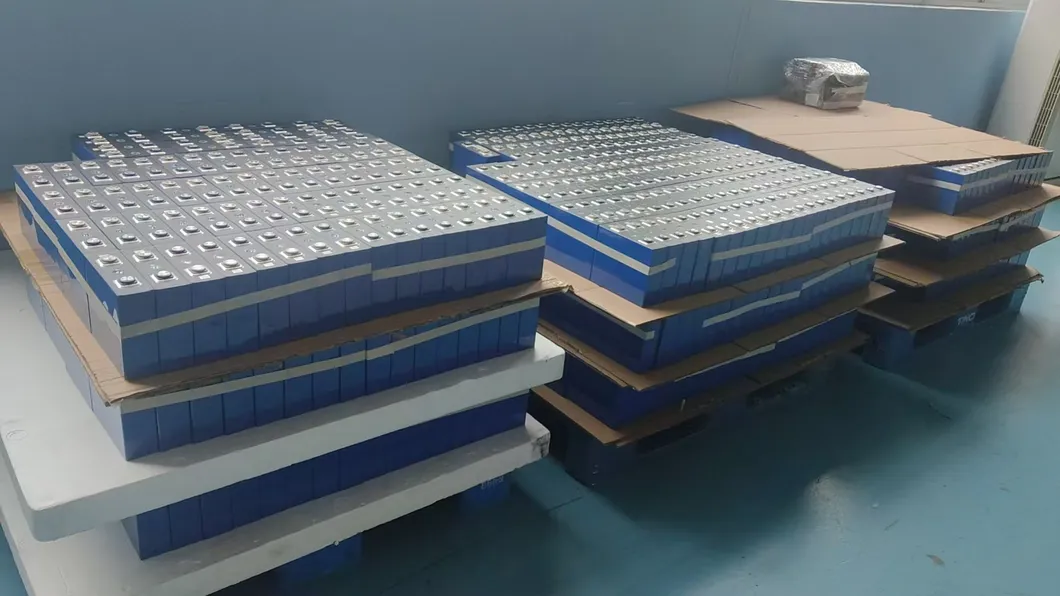 سعر مصنع OEM لبطارية ليثيوم أيون لسيارة جولف LiFePO4 51.2V 105ah 150ah 72V 105ah 5 سنوات ضمان
