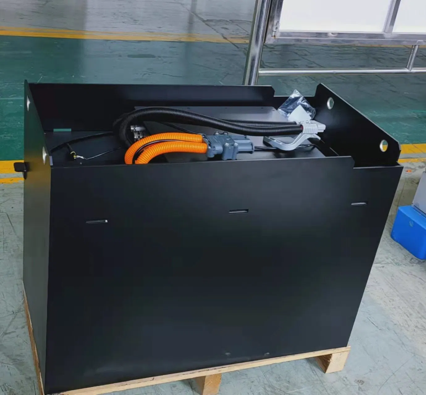 بطارية ليثيوم للرافعة الكهربائية عالية الجودة 51.2V 400ah LiFePO4 مع نظام إدارة البطارية