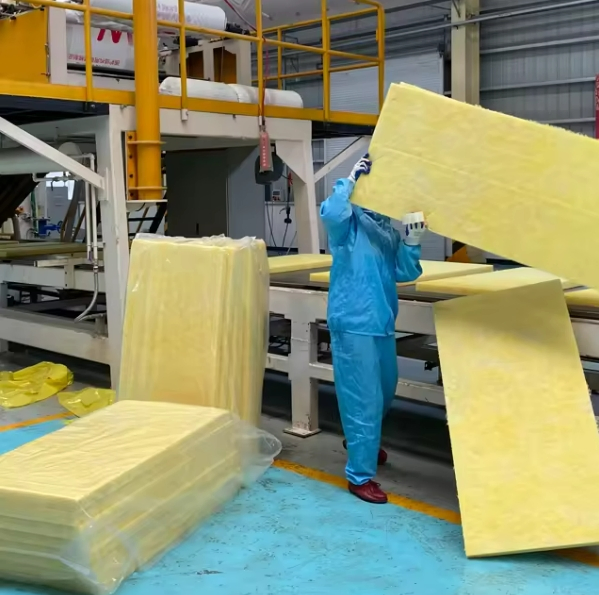 Building Materials Heat Insulated and Fire-Proofing High Quality Glass Wool Sandwich Panel