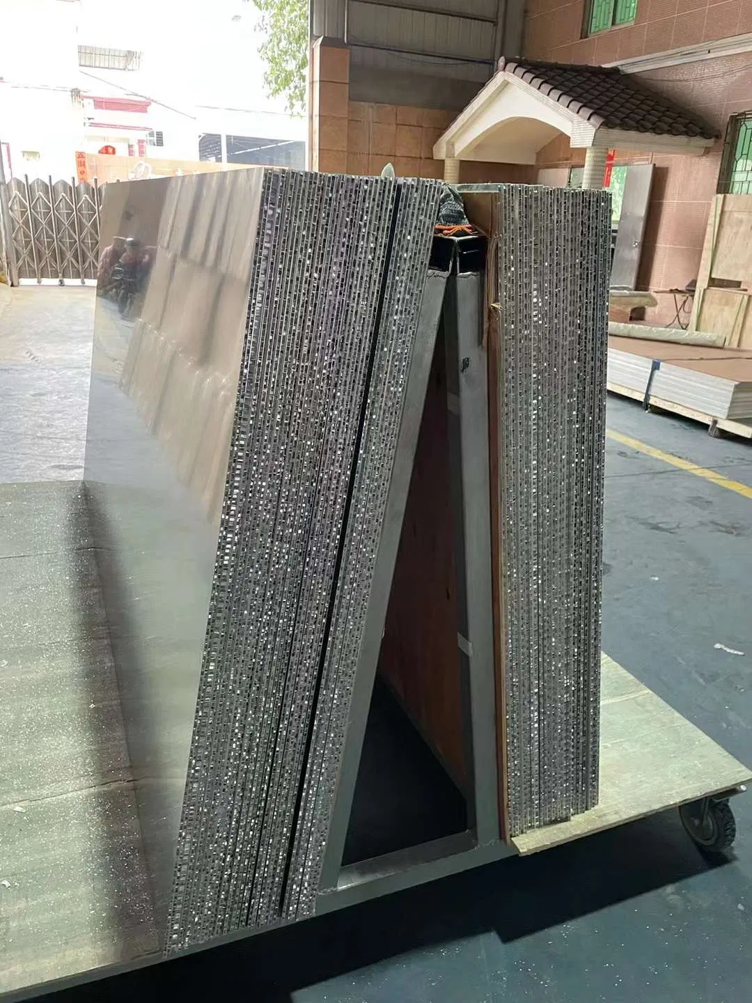 Curtain Wall Decorative Material with Stone Graine Aluminum Single Veneer