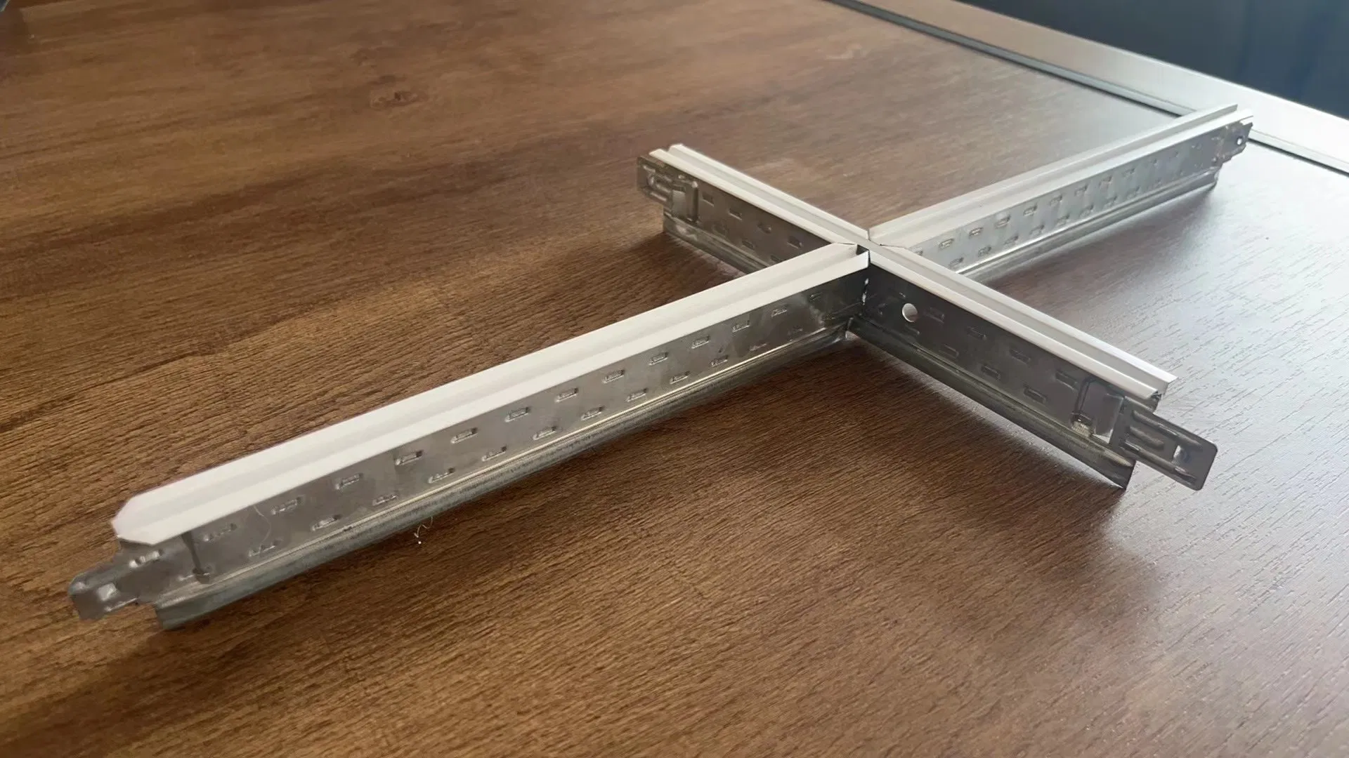 T-Bar for Ceiling Suspended System Main Cross Tee