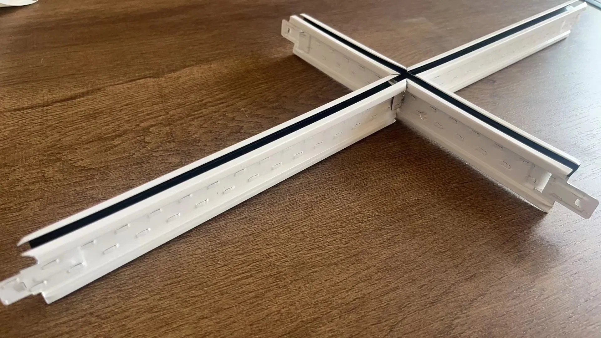 Heavy-Duty T-Bar for Ceiling and Wall Partition Systems