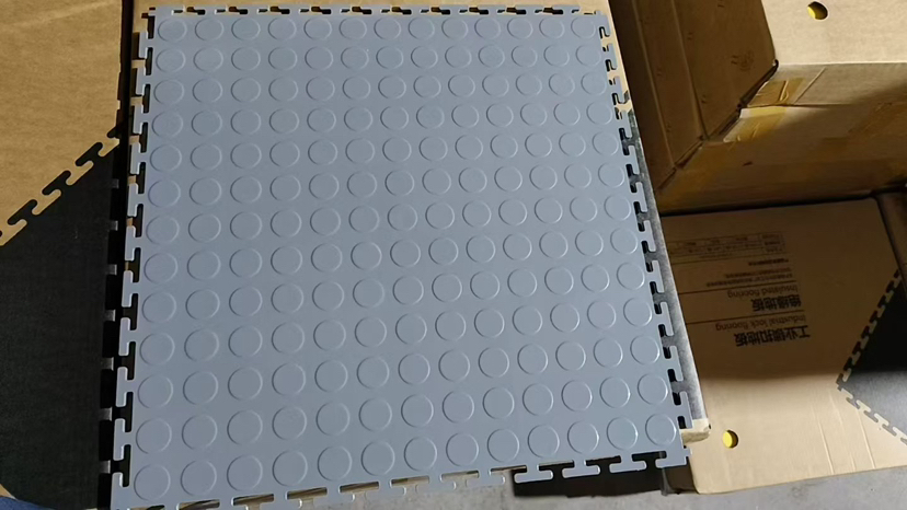Durable Water-Proof PVC Soft Garage Floor Tile Stud/Coin/Leather/Diamond 500X500X6mm with Interlocking