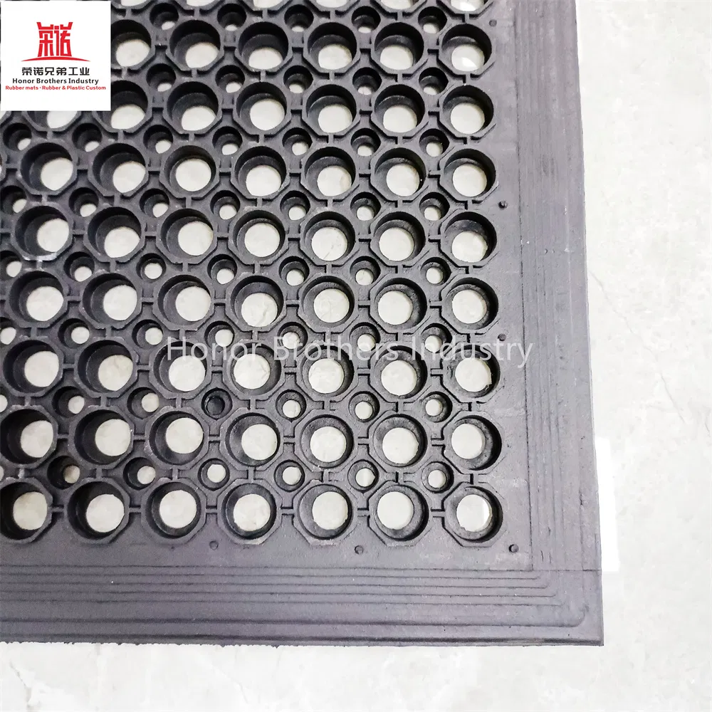 Outdoor Anti-Fatigue Non-Slip Interlocking Hollow Drainage Playground/Pool/Kitchen Safety Entrance Flooring, Porous Rubber Floor Mat