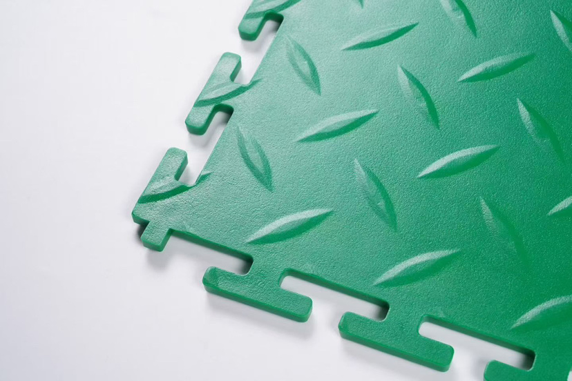 Durable Water-Proof PVC Soft Garage Floor Tile Stud/Coin/Leather/Diamond 500X500X6mm with Interlocking