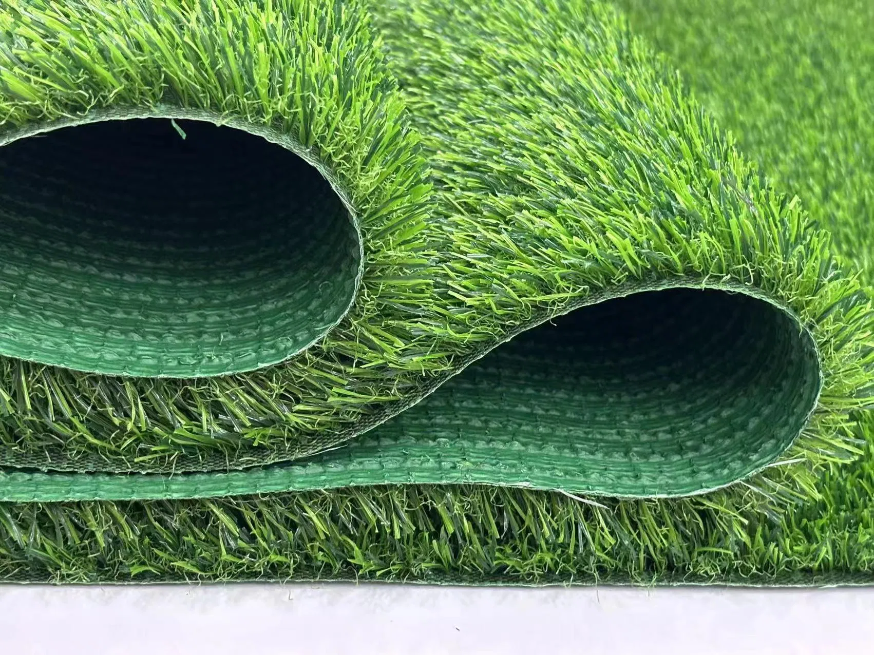 Outdoor Artificial Grass Artificial Turf Is Suitable for Sports Field Synthetic Turf / Playground / Decorative Garden Fake Grass