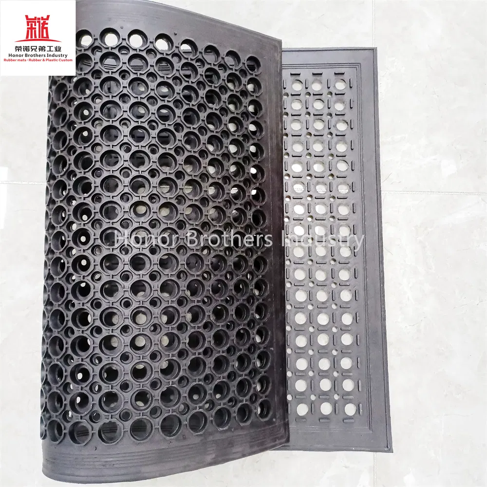 Outdoor Anti-Fatigue Non-Slip Interlocking Hollow Drainage Playground/Pool/Kitchen Safety Entrance Flooring, Porous Rubber Floor Mat