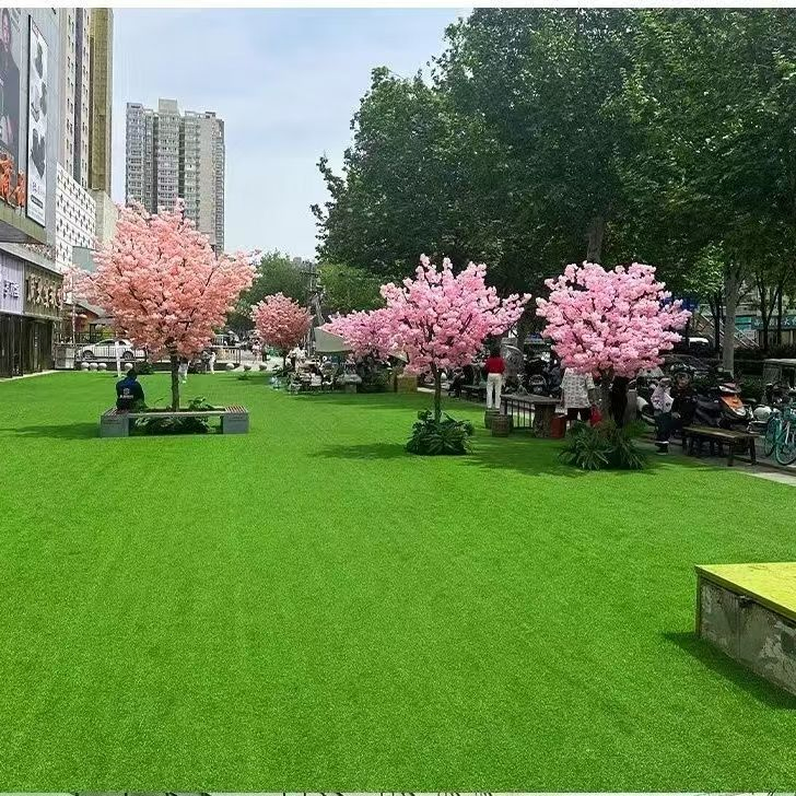 High Density Artificial Turf with Realistic Grass Blade Appearance
