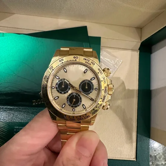 Professional Gmt Dual Time Watch for Travelers with Tracking Patent