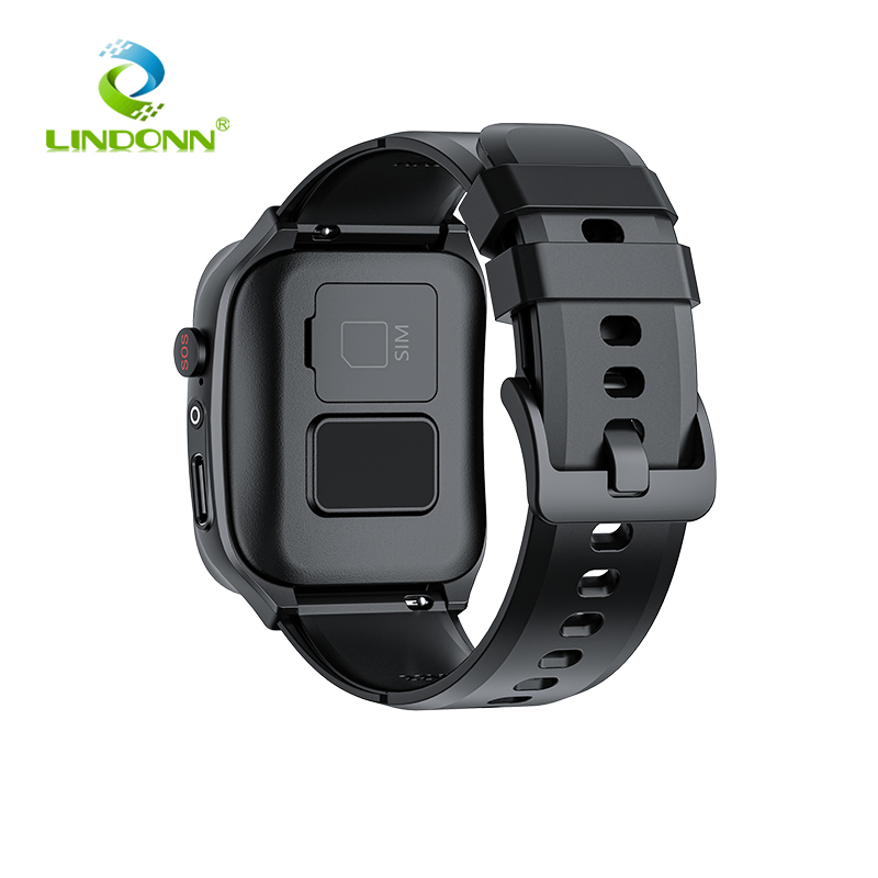 Health Monitoring Smartwatch with GPS and Blood Oxygen Measurement