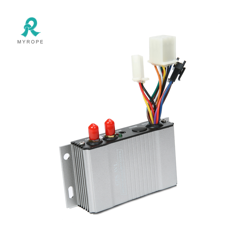 Real Time Fuel Consumption Monitoring Vehicle Tracker GPS Tracking Device with Fuel Gauge Sensor for Truck