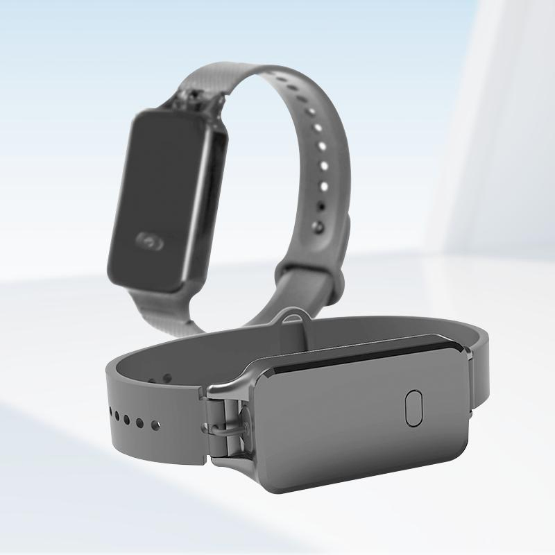 Advanced Health Tracking Smartwatch with Oxygen Level Monitoring