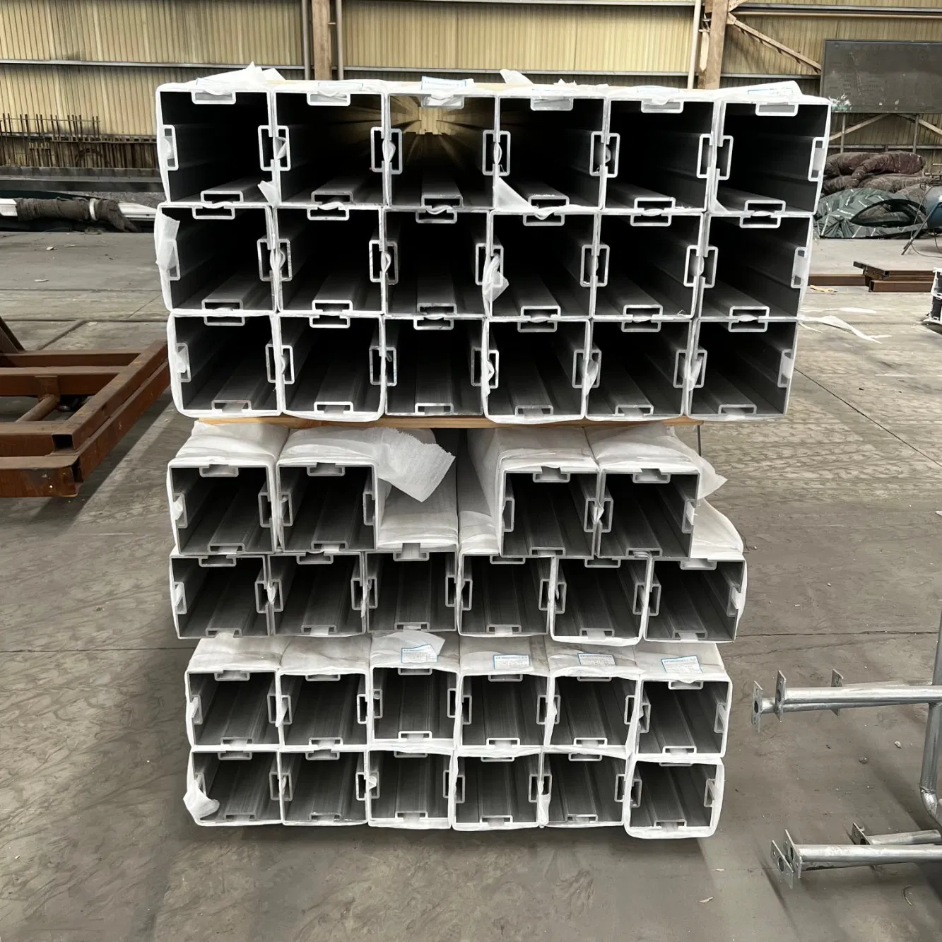 The Best-Selling 9-Meter Hot-DIP Galvanized Street Lighting Light Pole