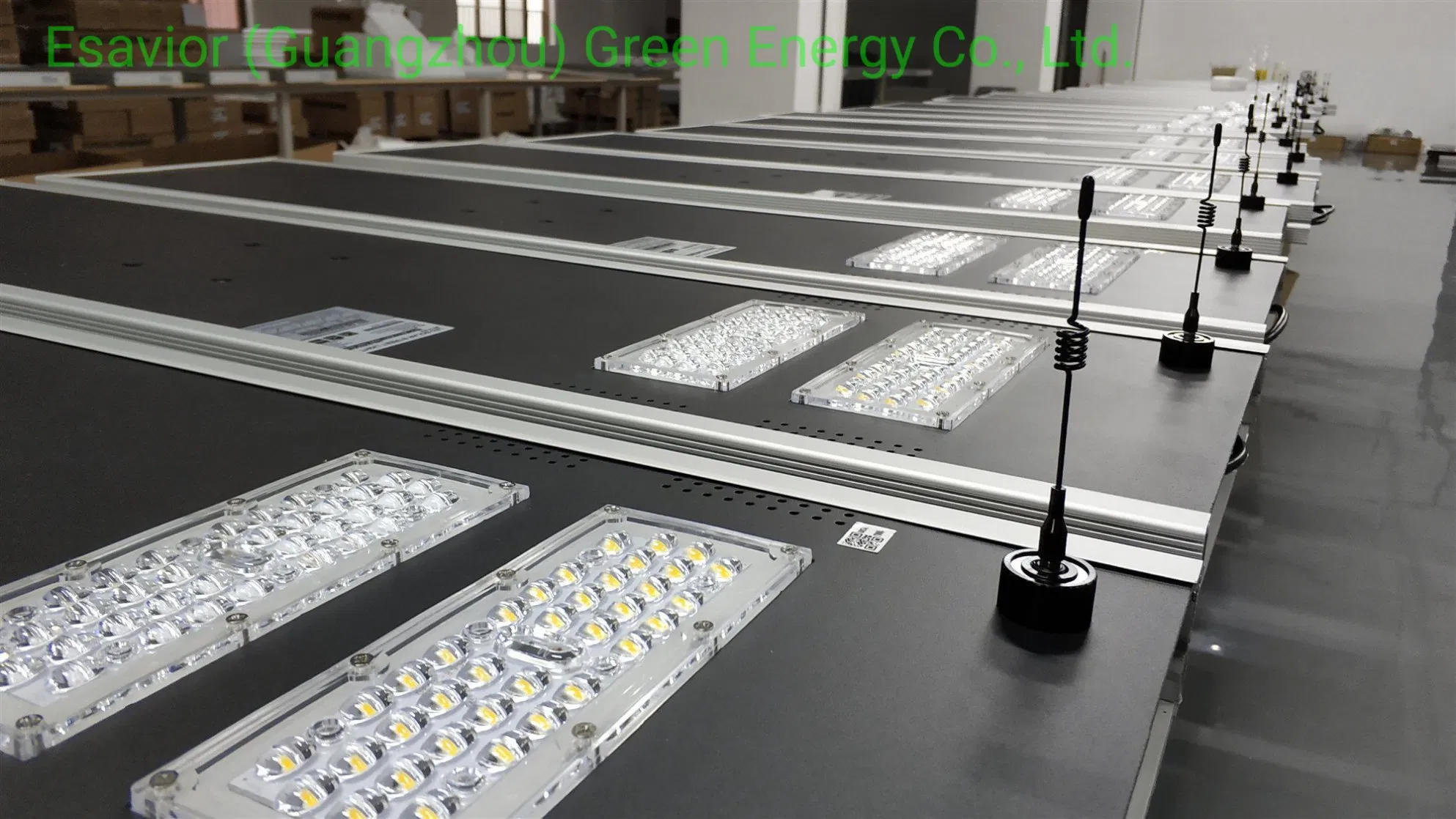 Integrated Solar Street Light All in One 40W/50W/60W/80W with MPPT Solar Charge Controllers/Iot Online Monitoring High Brightness 195lm/W for Solar Lighting