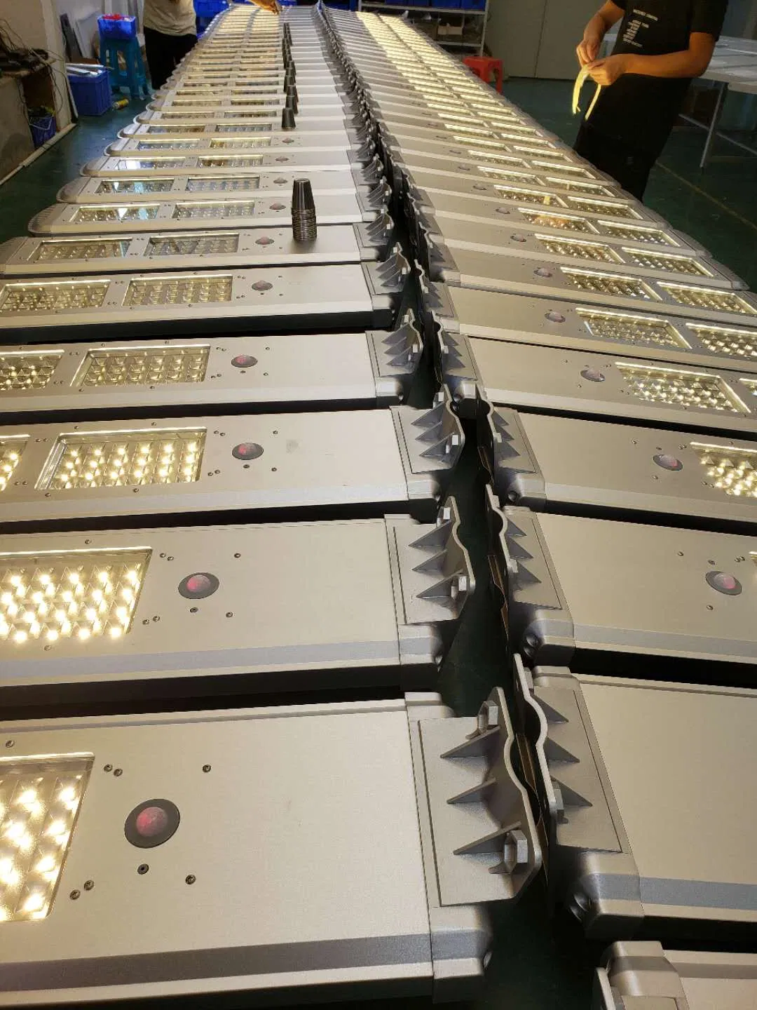 High Brightness Solar Powered Road Waterproof Outdoor All-in-One Integrated LED Solar Street Light