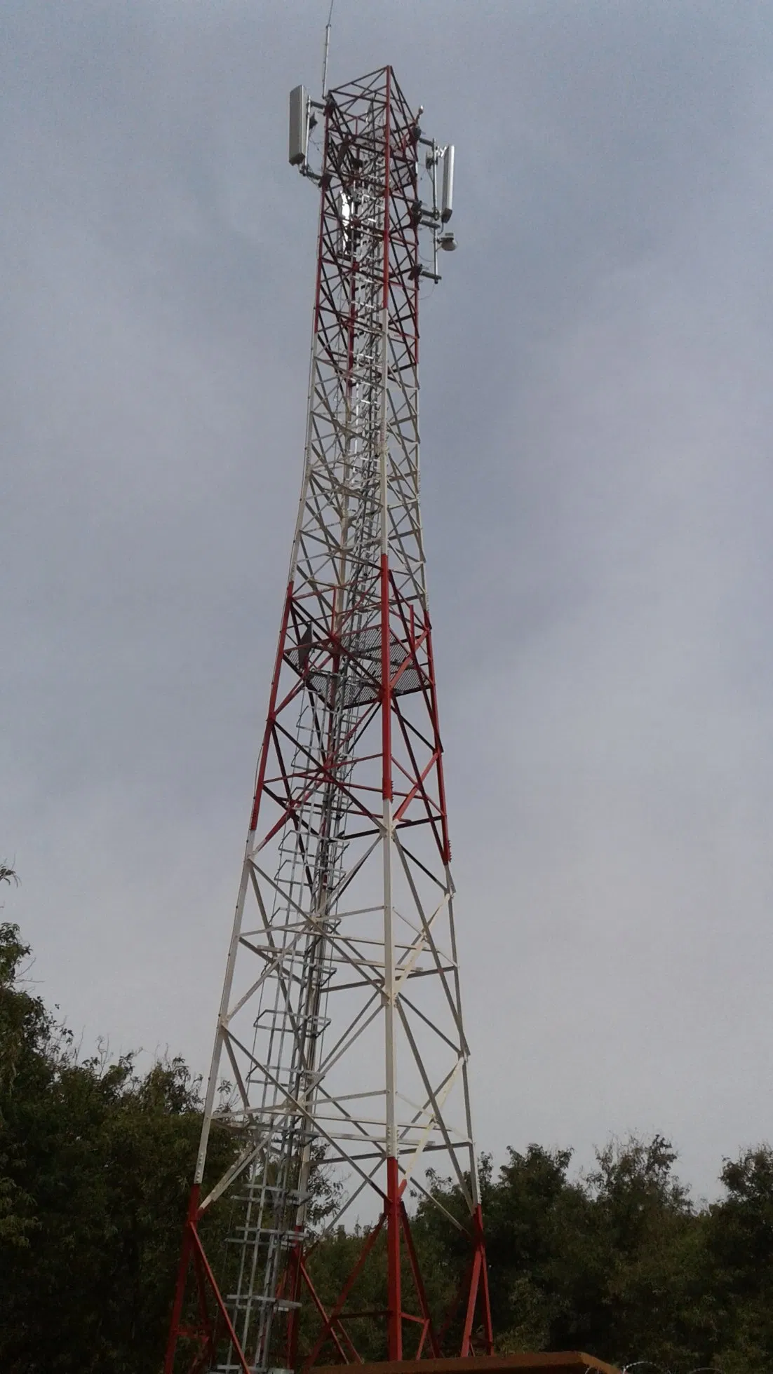 Customized Tower Accessories Flood Lights Required Power of 500 Watts, White Color, IP68