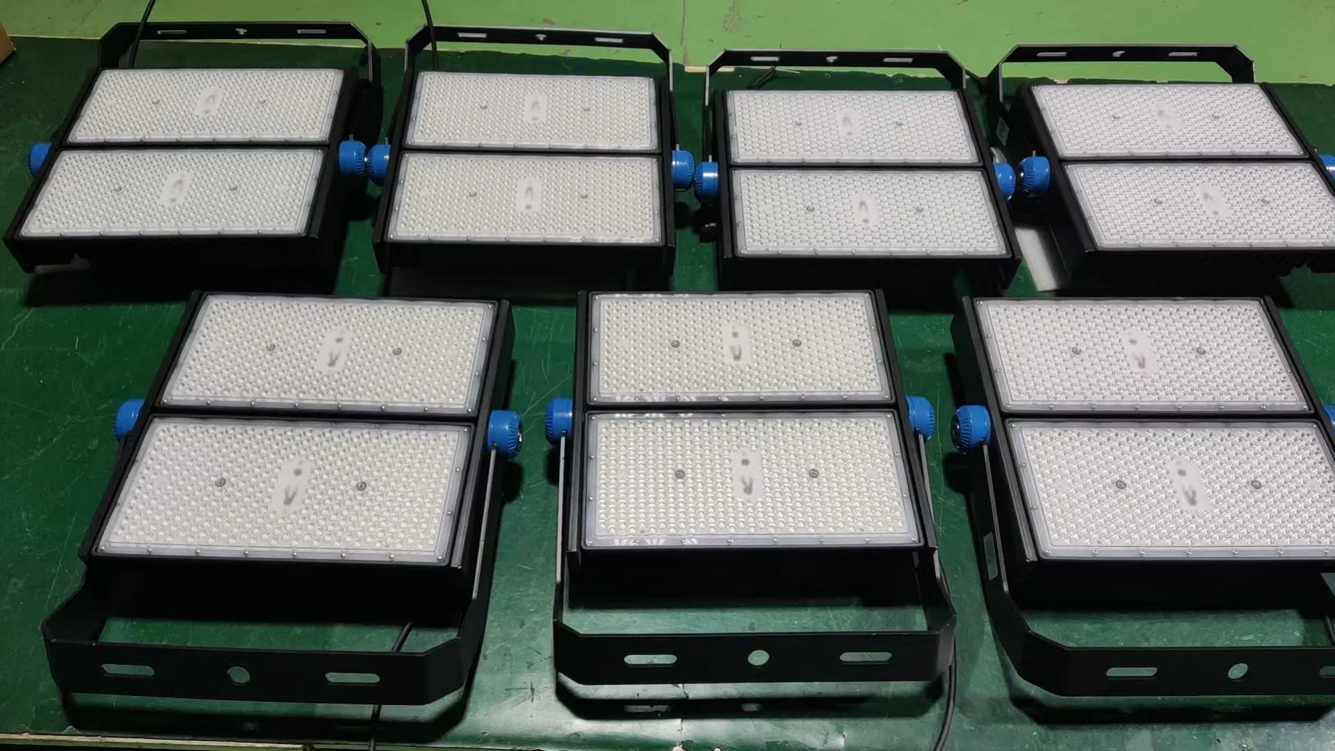 Customized Tower Accessories Flood Lights Required Power of 500 Watts, White Color, IP68