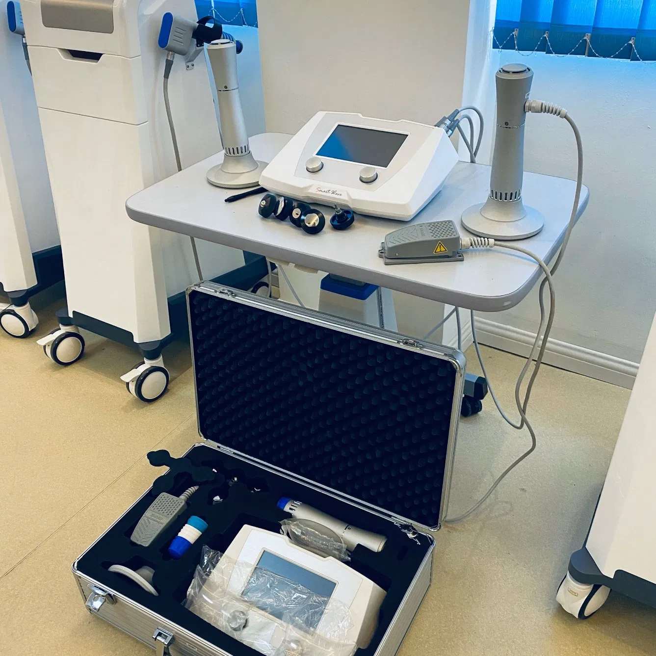 Clinic Use Shockwave Therapy Device for Physiotherapy and Rehabilitation