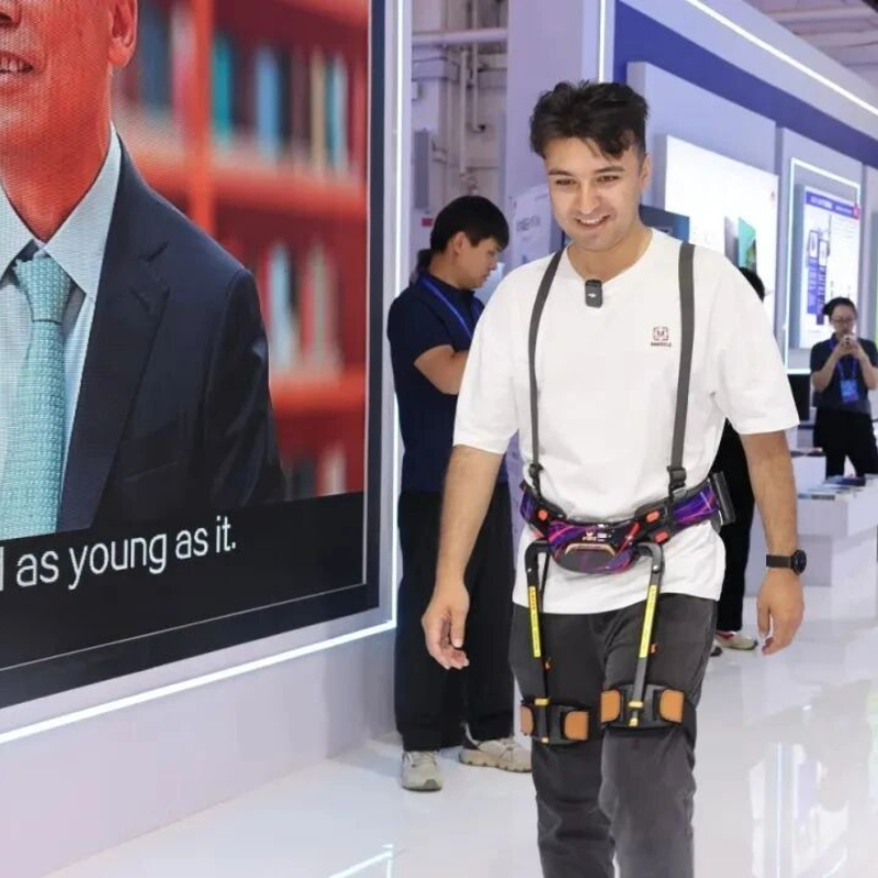 Electric Assisted Walking and Climbing Exoskeleton Robot Protective Knee Joint Strength Training Device