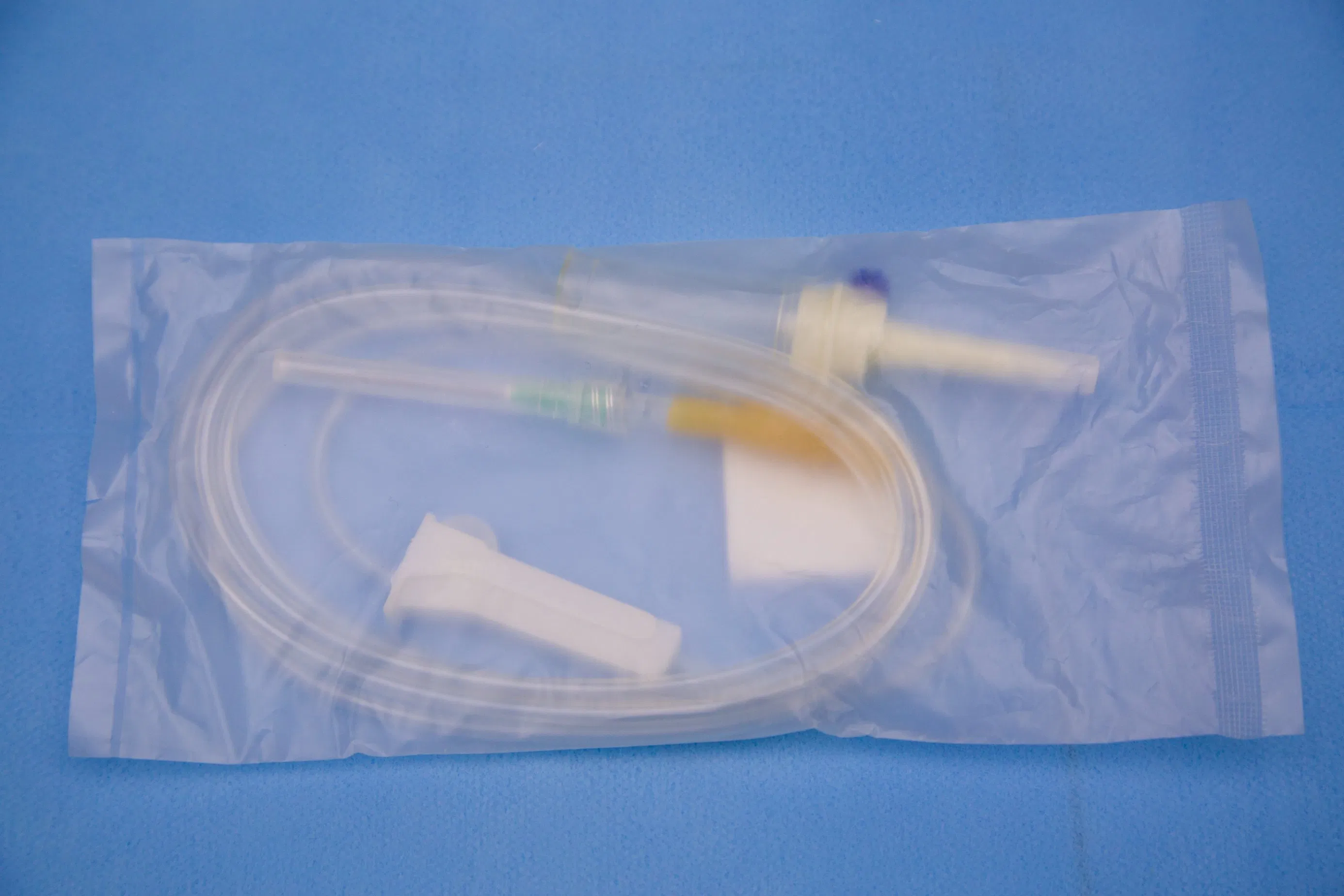 Dm018 Non-Vented Drip Chamber Infusion Set Single Packed China