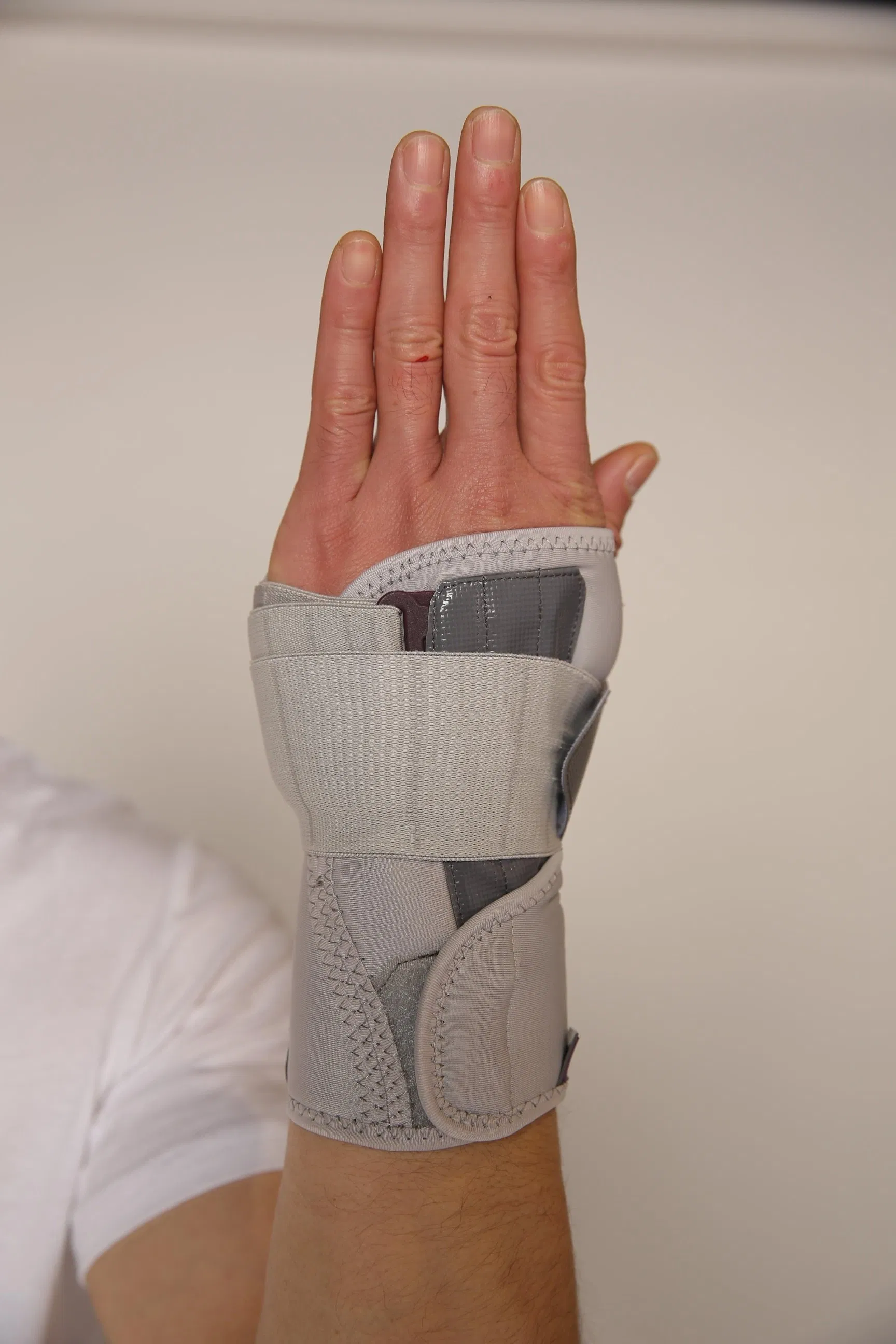 Airprene Brace Orthopedic Wrist Wrap Band Support