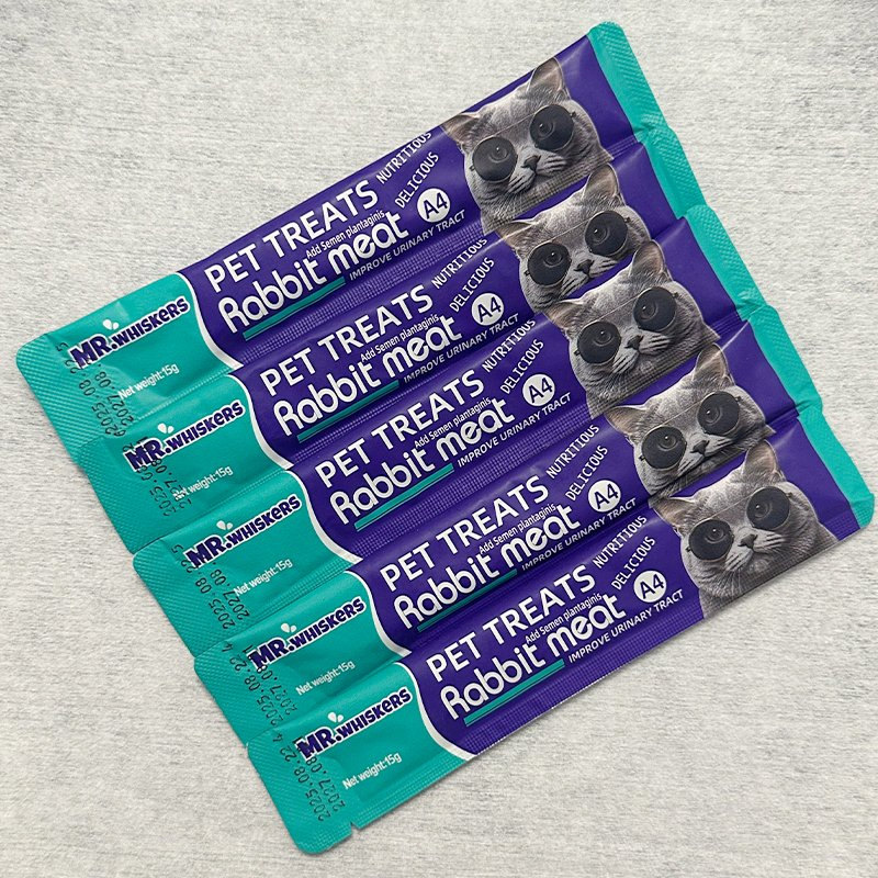 Wet Pet Treats with Protein-Rich Organic Tuna and Chicken