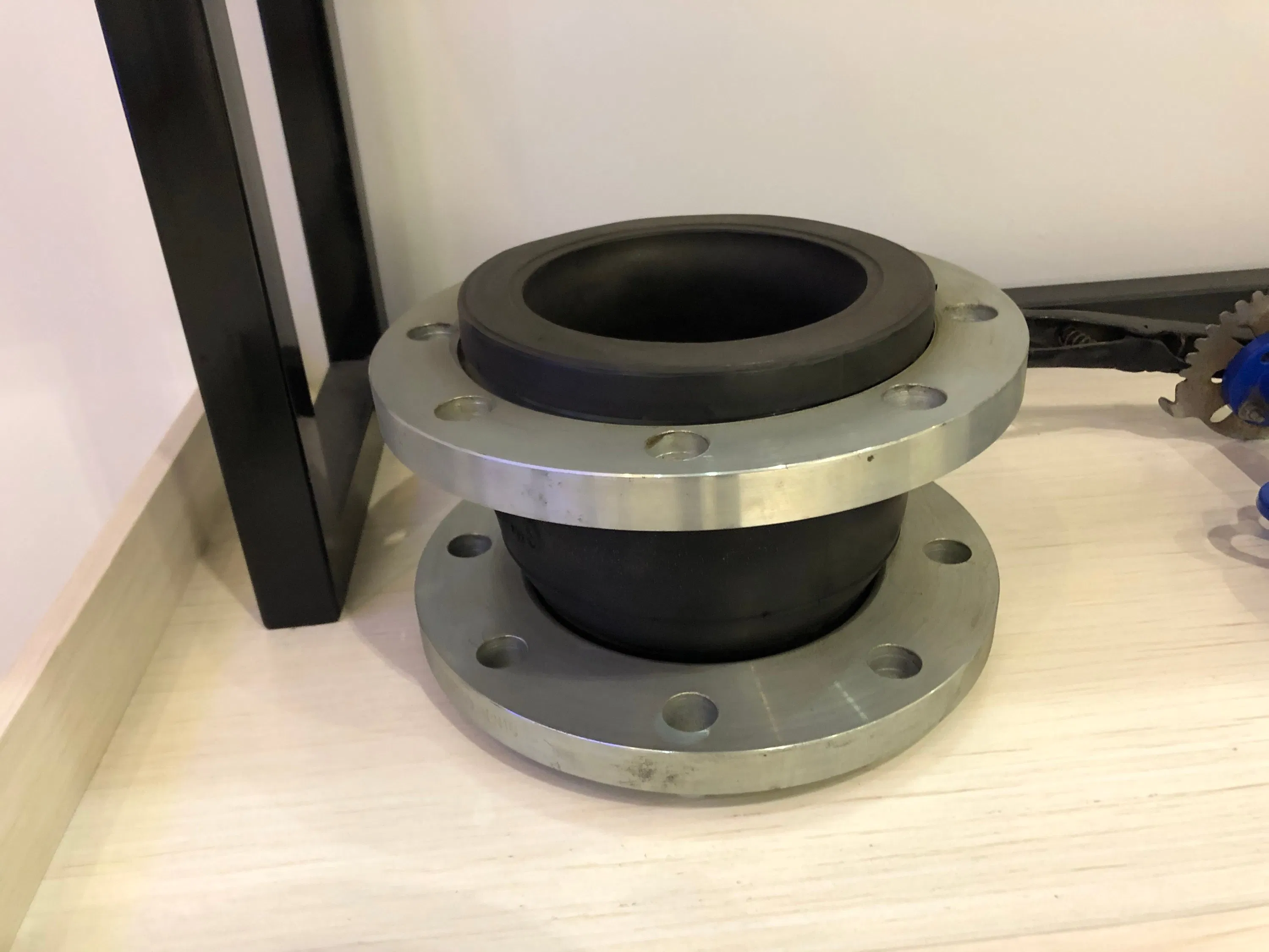 Food Grade Pn16 Forged Carbon Steel Flange Type Rubber Expansion Joint Price List