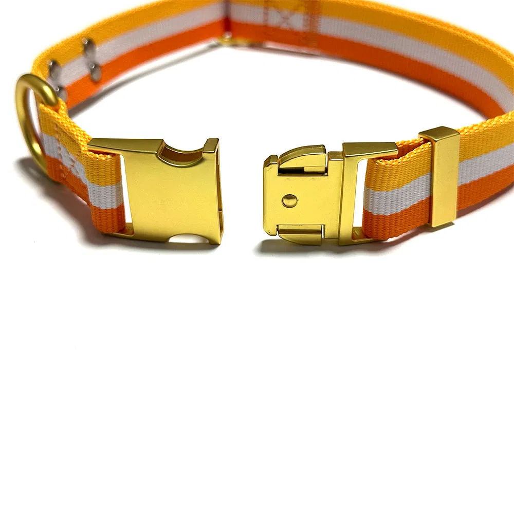 Coleira para cachorro personalizada de luxo, designer, macia, ajustável, confortável, moda, com fecho rápido em metal dourado e logotipo