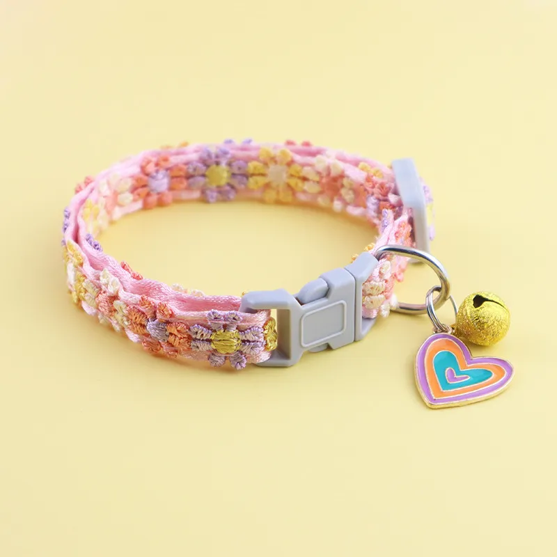 Coleira de Gato com Estampa de Flores e Fivela de Plástico, Coleira Ajustável para Cães Pequenos, Médios e Grandes, Presente Fofo para Pets com Sino