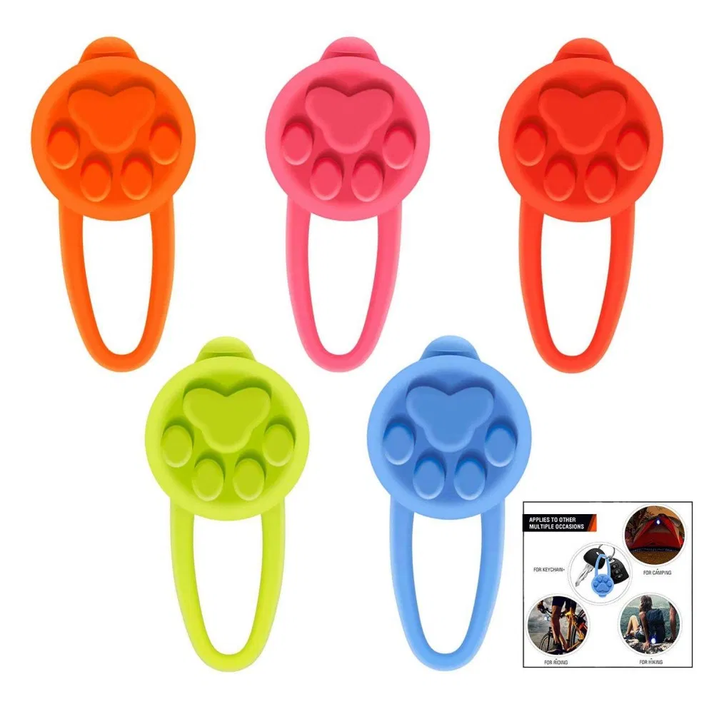 Novo Design Natal Noite Segurança Silicone Piscando Brilho Clip-on Cão Marca Pingente Gato Etiqueta LED Luz Coleira Pet