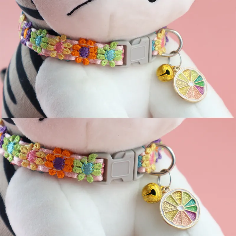Coleira de Gato com Estampa de Flores e Fivela de Plástico, Coleira Ajustável para Cães Pequenos, Médios e Grandes, Presente Fofo para Pets com Sino