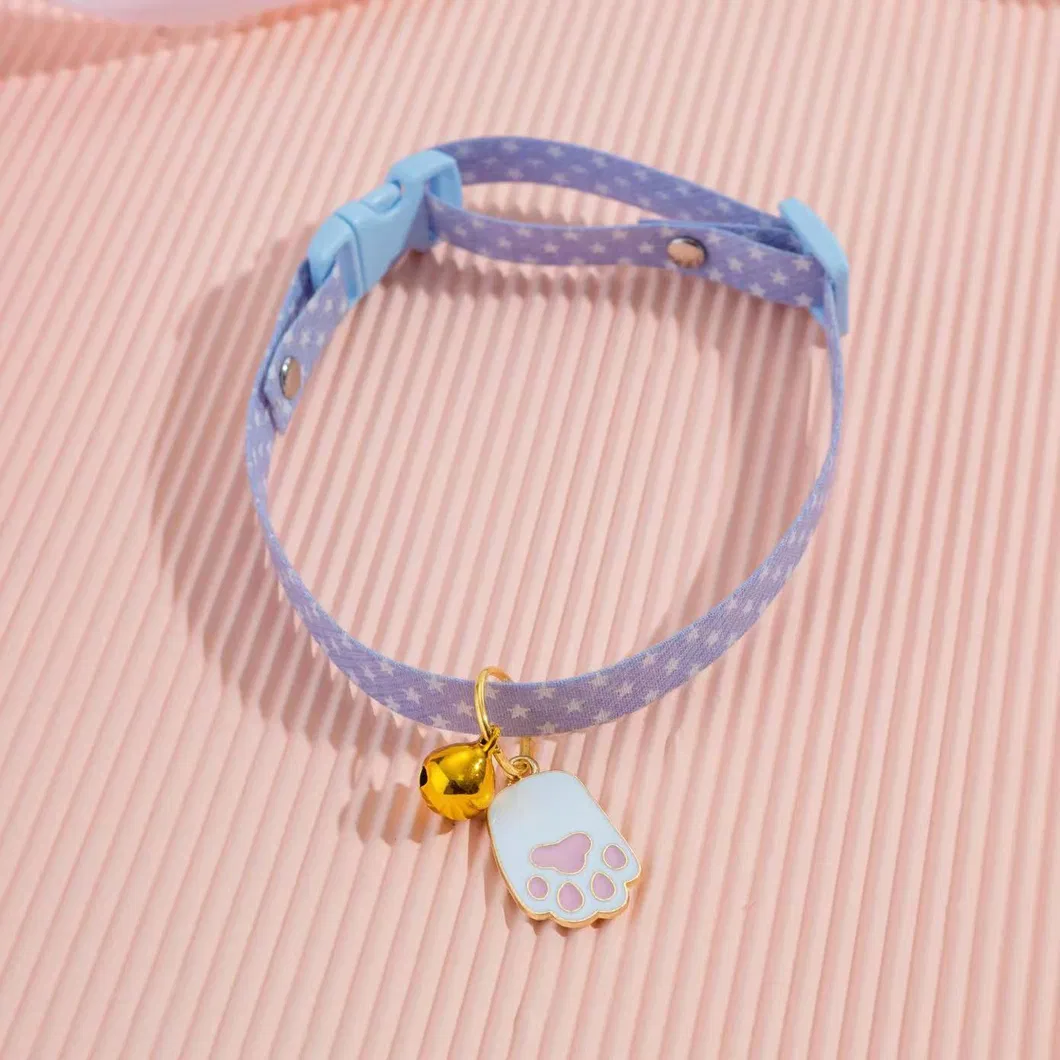 Coleira de Gato com Estampa de Flores e Fivela de Plástico, Coleira Ajustável para Cães Pequenos, Médios e Grandes, Presente Fofo para Pets com Sino