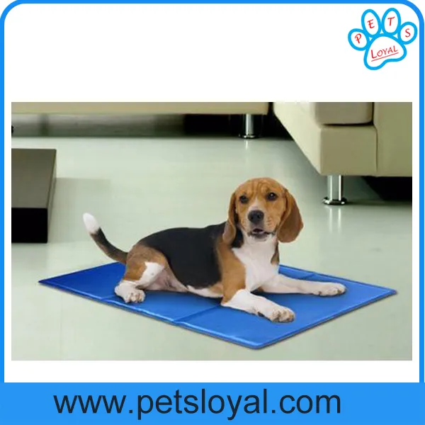 Cooling Pet Mat Display