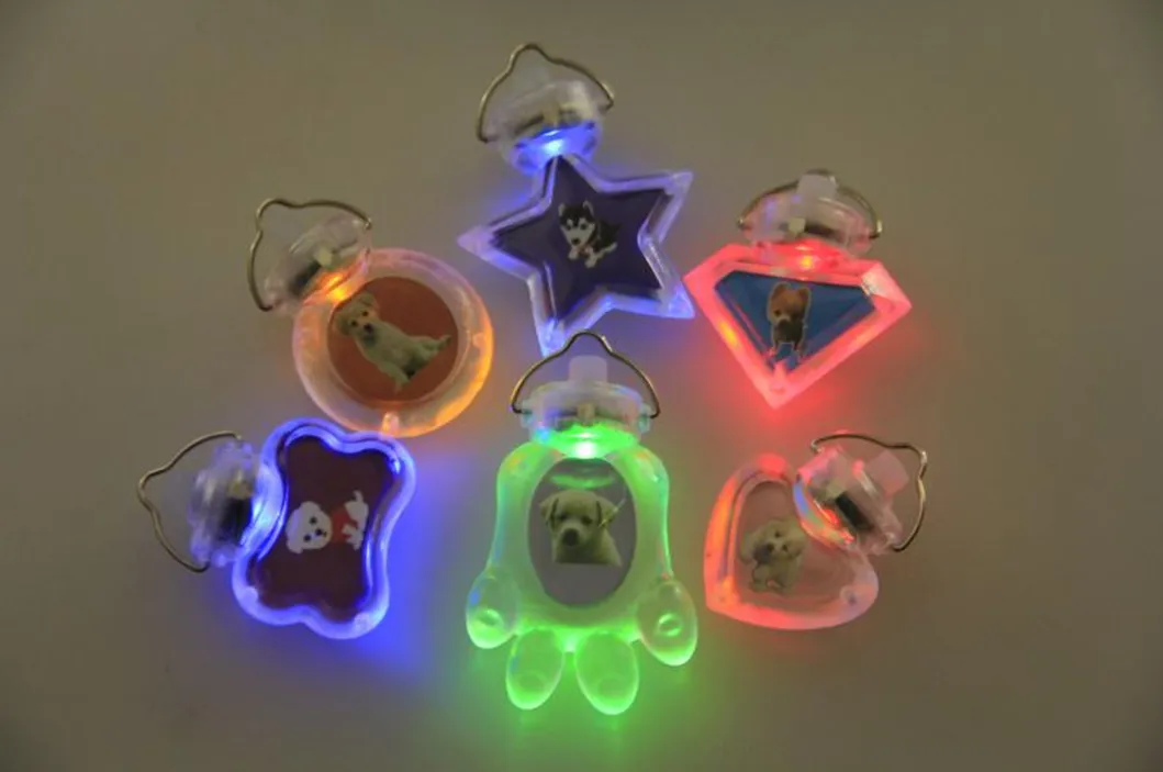 LED Heart Flash Pet Pendant 1