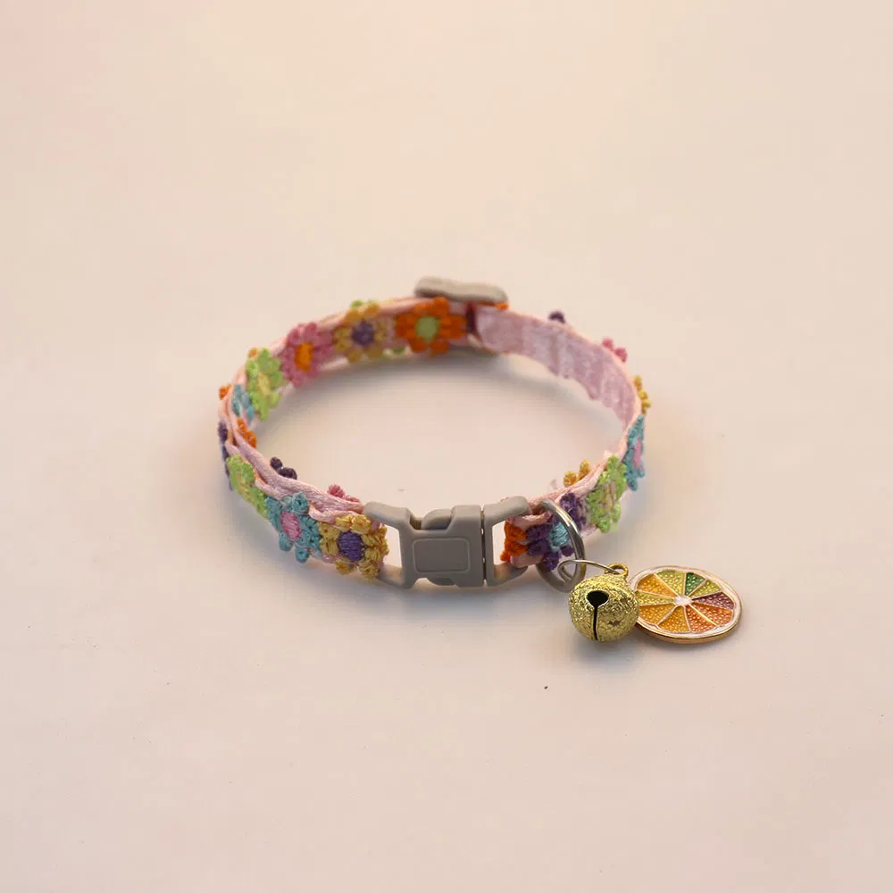 New Design Flowers Cute Cat Collar Preventing Asphyxia with Bell