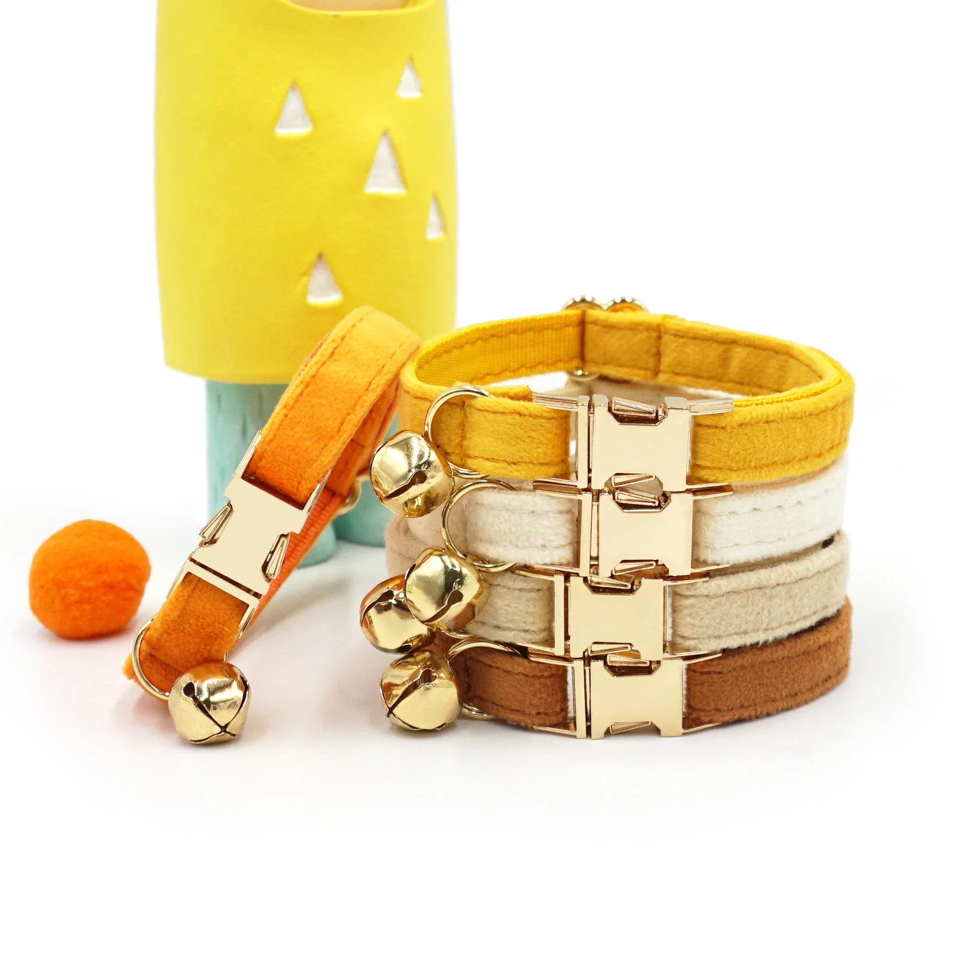 Fashionable Velvet Cat Collar Small Bell