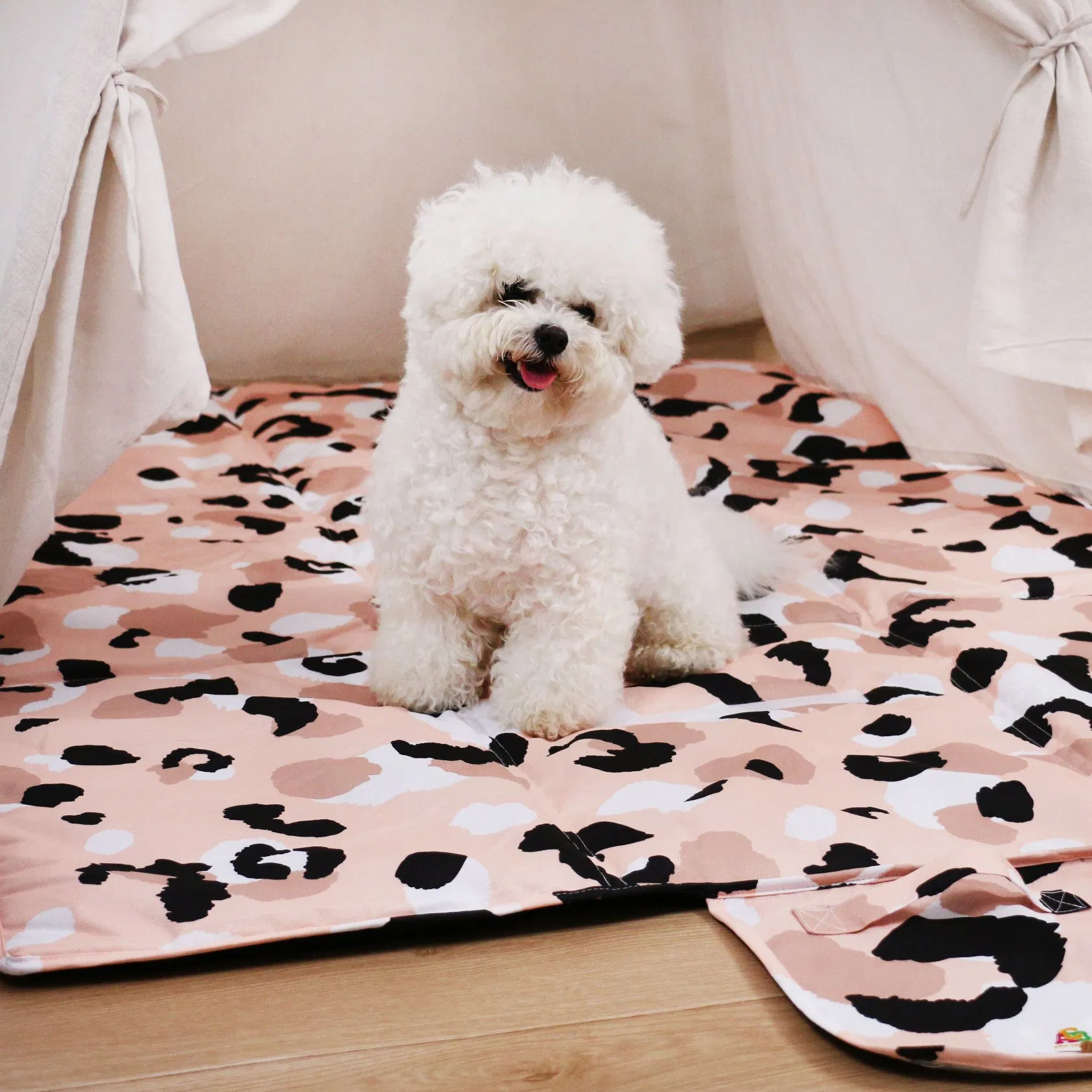 Custom Design Reusable Pet Camping Bed Waterproof Mat