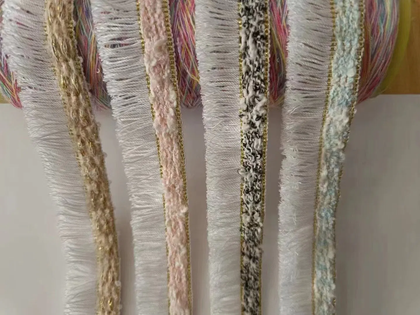 Wholesale Fashion Ribbon 4cm Width Stripe Tassel Embroidery Webbing for Garment