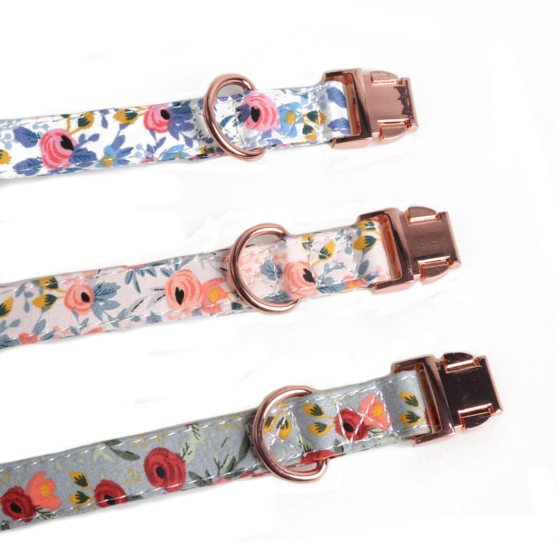 Free Sample Soft Gold Alloy Buckle Female Floral Patterns Girl Dog Collars with Bow Tie for Pet