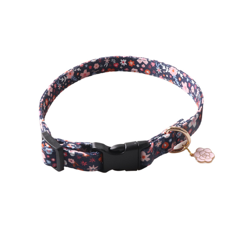New Pet Products Floral Series Plastic Buckle Dog Collar Metal Accessories Hanging Dog Collar