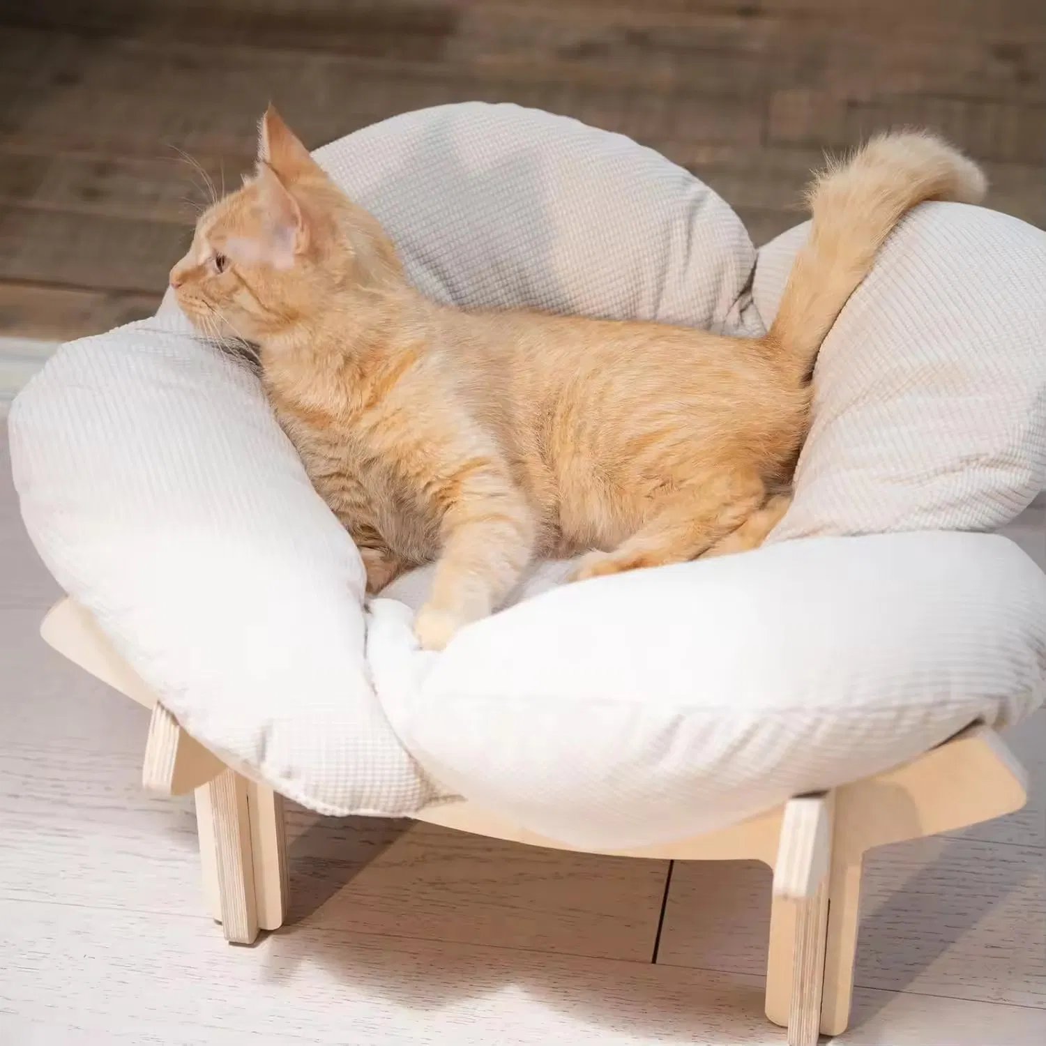 Natural Wooden Raised Cat Bed with Fluffy Cushion Indoor Wooden Cat House &amp; Pet Sofa Bed for All Seasons