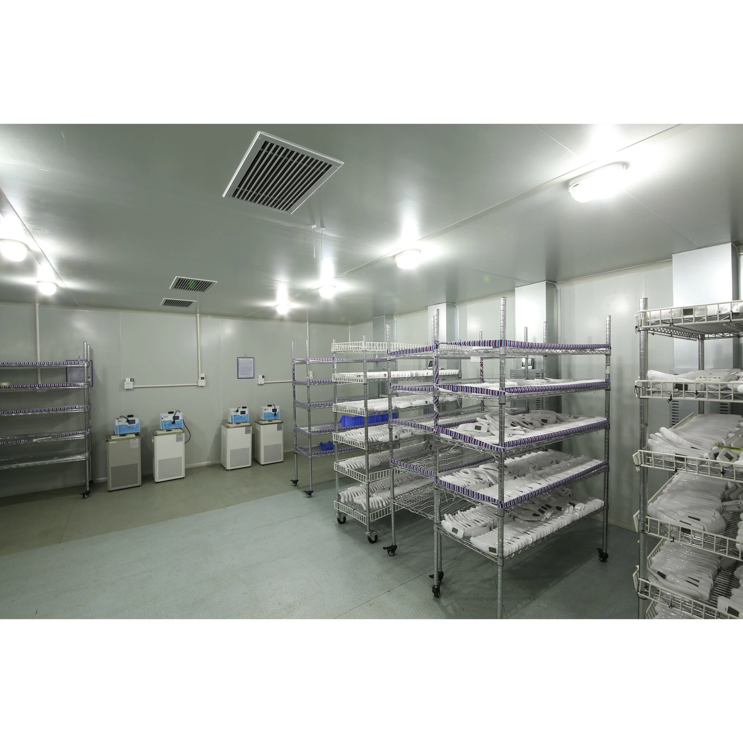 OEM Factory Medical Equipment Supply Three Back Light CE (MDR) FDA ISO Approved Medical Non-Contact Digital Infrared Thermometer