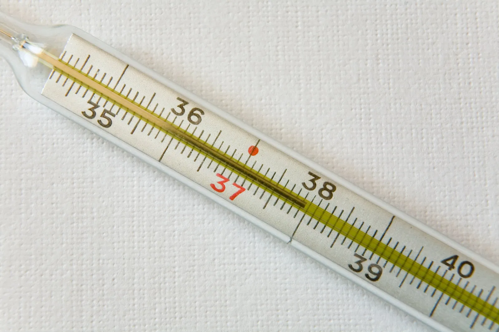 Office Hospital Supermarket Intelligent Professional High Temperature Automatic LCD Forehead Non Contact CE RoHS Digital Infrared Home Use Rigid Tip Thermometer