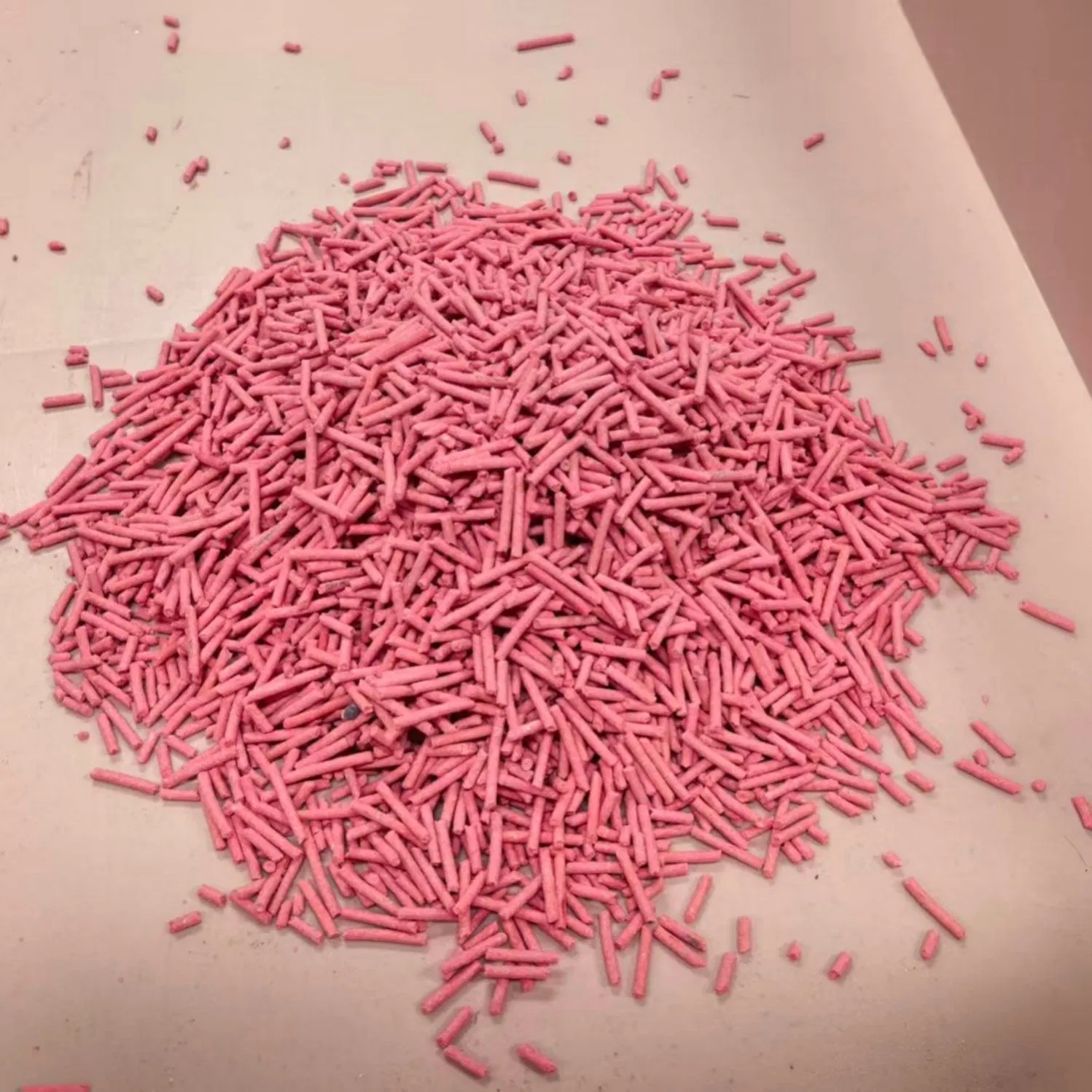 Hypoallergenic Peach Scented Tofu Cat Litter Made From Biodegradable Plant Fibers Featuring Fast Absorption Into Solid Clumps Lightweight and Gentle on Feet