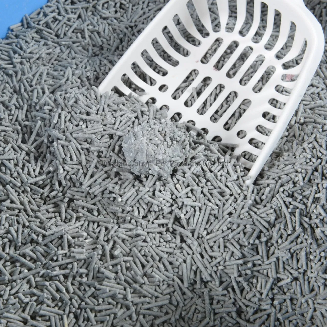 Wholesale Pet Supply Lightweight 1.5mm Clumping Natural Carbon Cat Sand Soybean Charcoal Tofu Litter