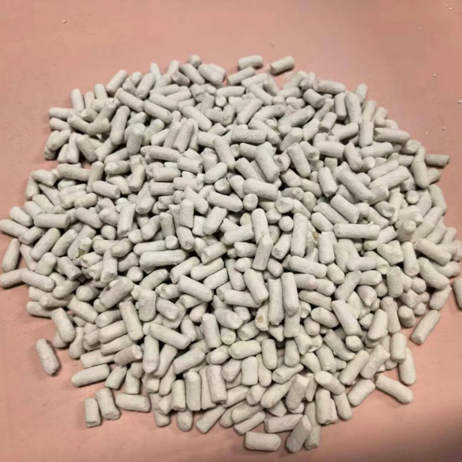 Special Care Paper Cat Litter Designed for Postoperative Use Features High Absorbency and Easy Monitoring of Output