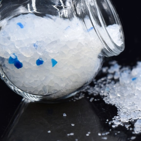 Clean Cat Sand Highly Absorbent Cat Sand Odor Control White Blue Color Crystal Silica Gel Cat Litter