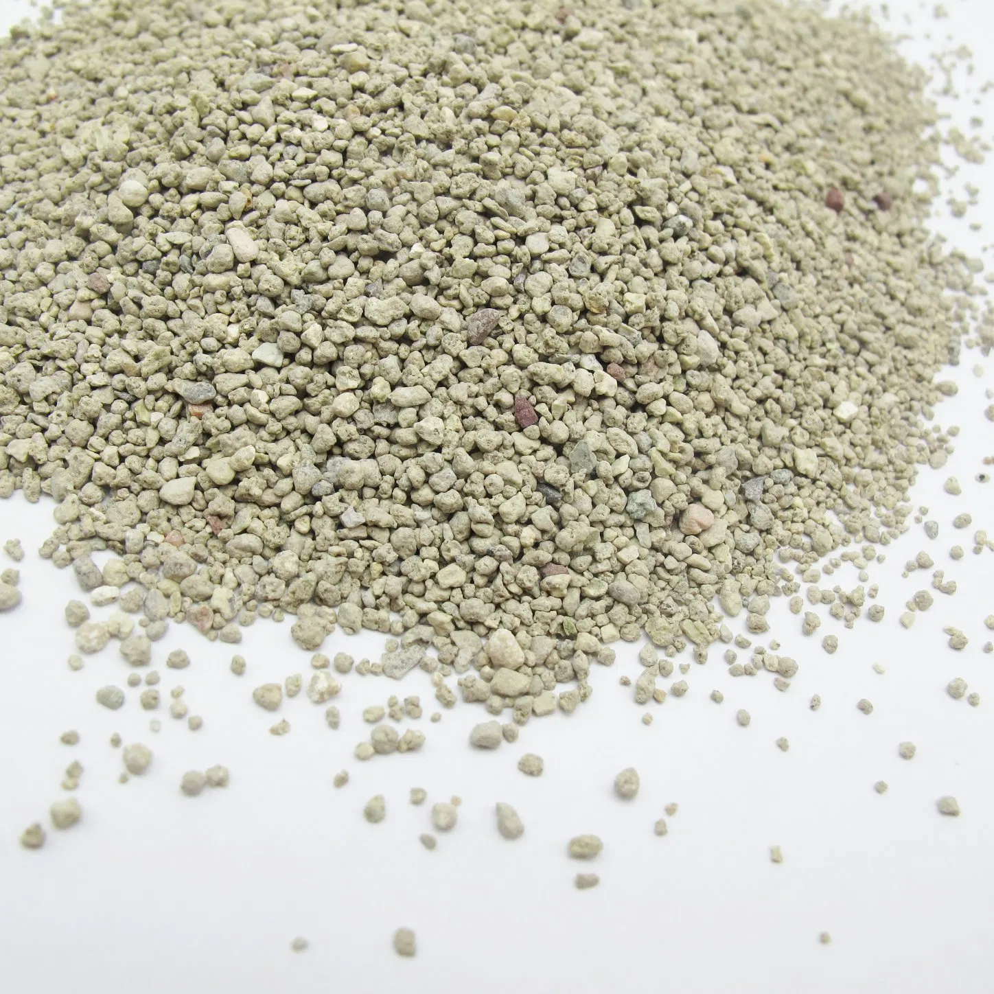 Hot Selling Easy Scooping 6L Quick Clumping Super Absorption Natural Ore Raw Mineral Bentonite Cat Litter Kitty Sand