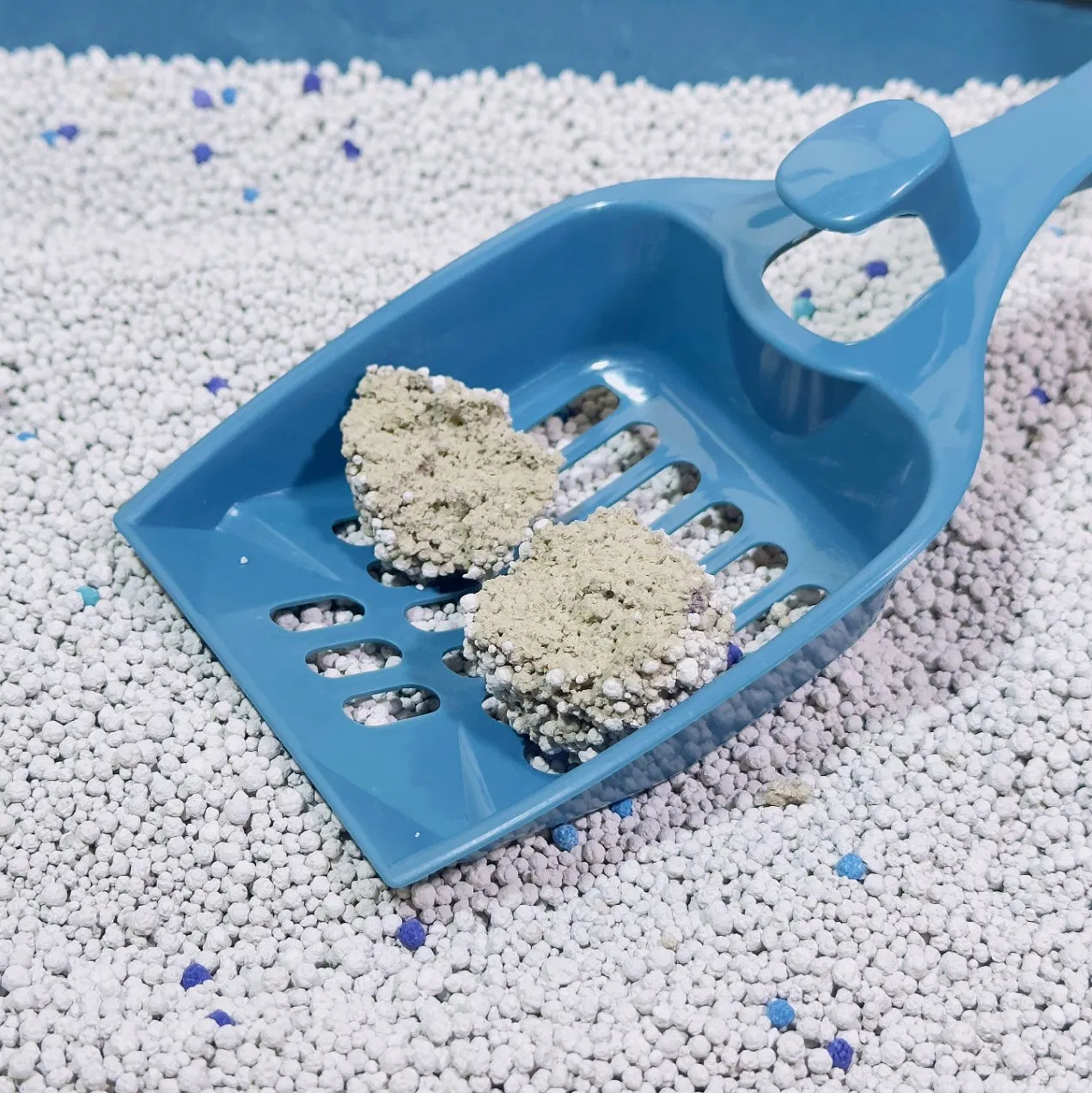 OEM Manufacturers 100% Natural Sodium Cat Sand Odour Lock Strong Dust Free Clumping Premium Bentonite Cat Litter