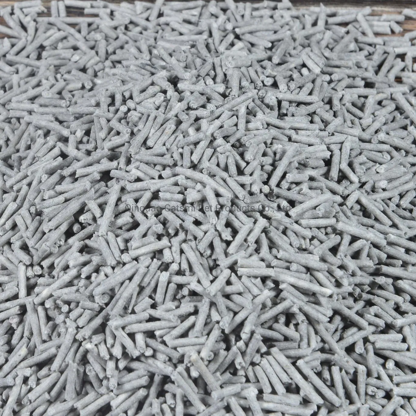 Wholesale Natural Plant Activated Carbon Clumping Sand Flushable Pine Wood/Paper/Corn/Tofu Cat Litter